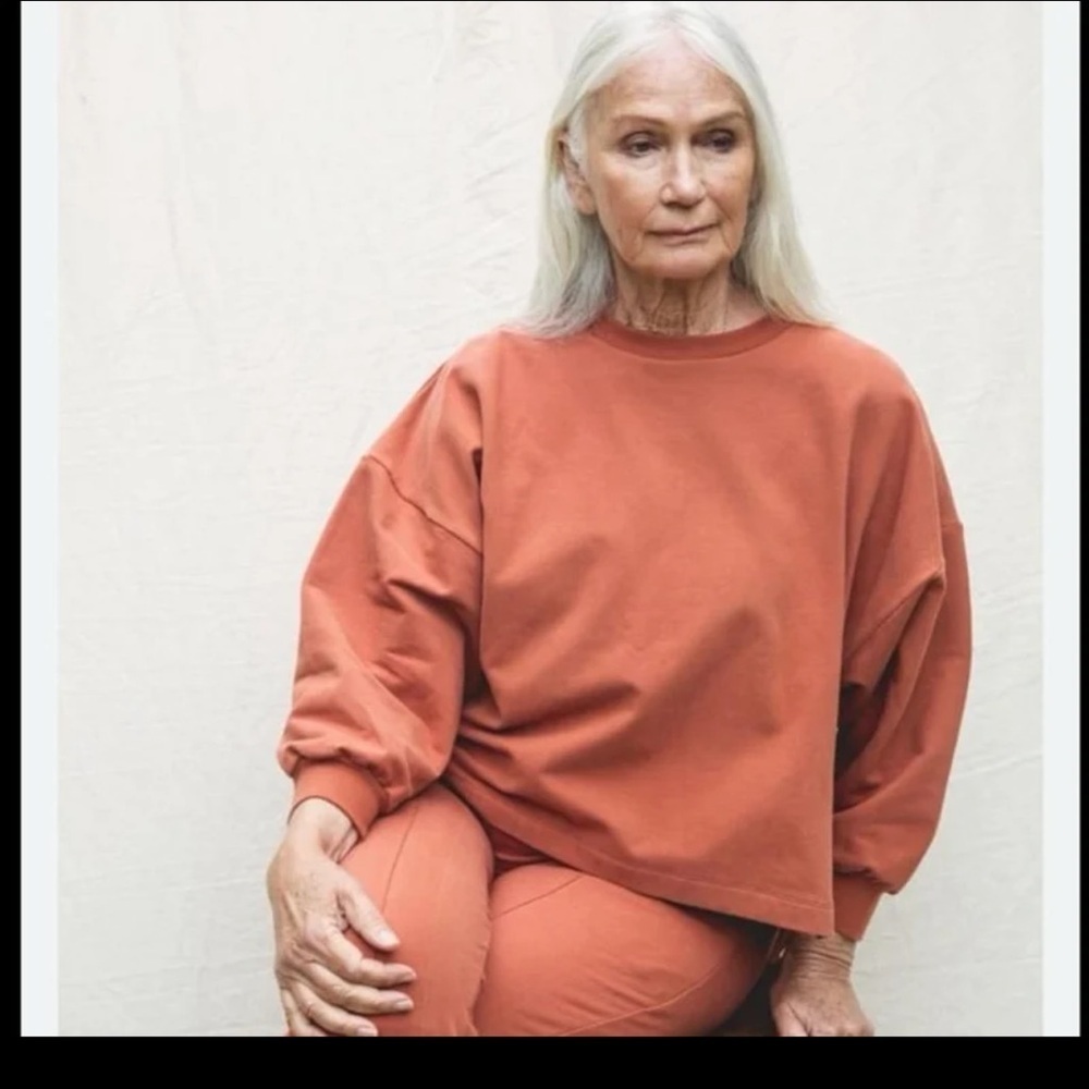 Beaumont Organic Amelia Organic Cotton Sweatshirt in Rust
size Large - Picture 3 of 12